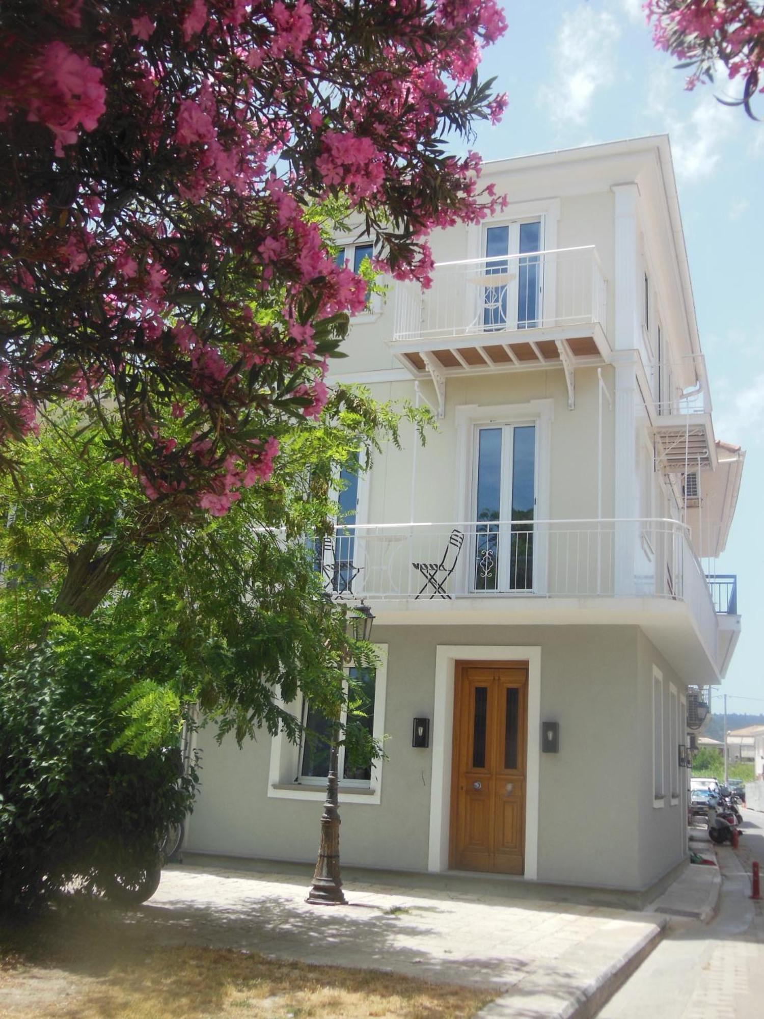 Verani Suites Lefkas Town Lefkáda エクステリア 写真