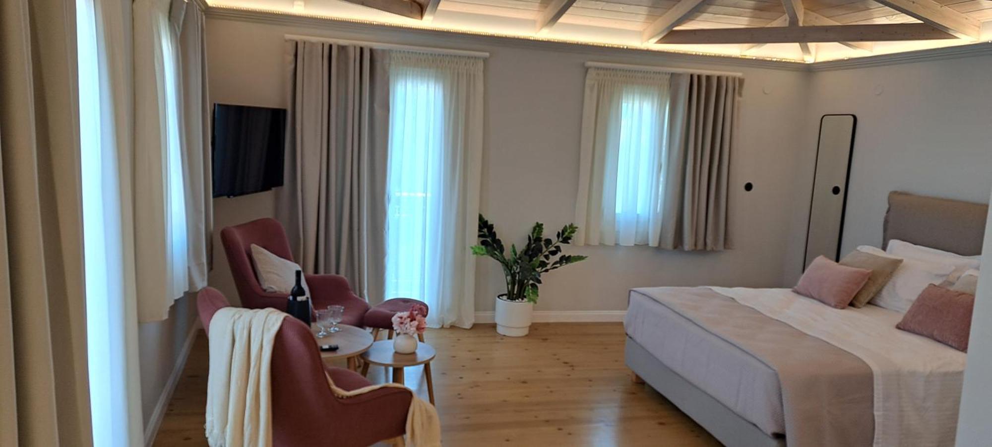 Verani Suites Lefkas Town Lefkáda エクステリア 写真